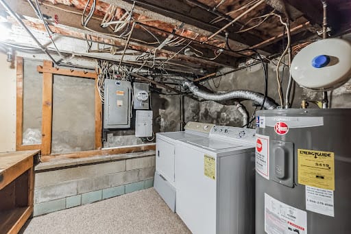 Aqua Plumbing & Heating LLC thumbnail