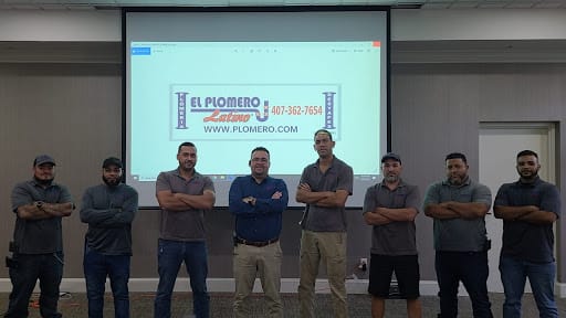 El Plomero Latino thumbnail